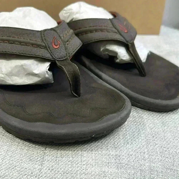 OLUKAI HOKUA BLACK, GRAY & BRICK RED THONG SANDALS - Picture 6 of 8